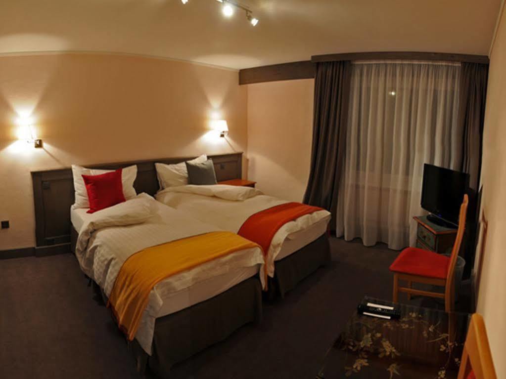 Hotel Central Crans-Montana Buitenkant foto